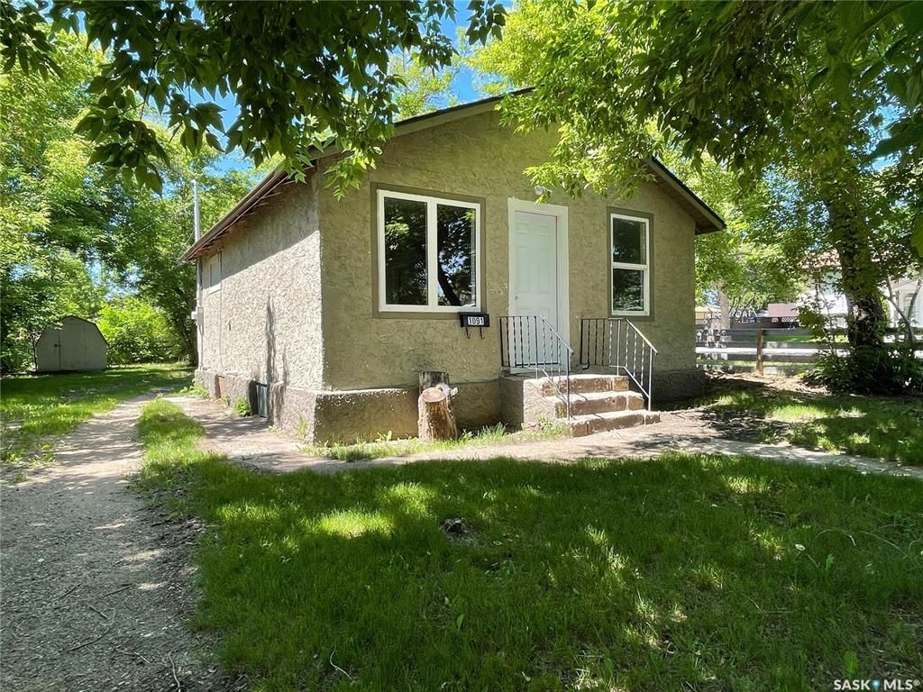 Main Photo: 1091 111th Street in North Battleford: Deanscroft Residential for sale : MLS®# SK900603