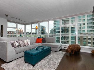 Photo 2: 604 125 MILROSS AVENUE in Vancouver: Downtown VE Condo for sale (Vancouver East)  : MLS®# R2436214
