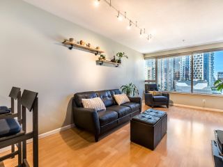 Photo 3: 806 1177 HORNBY Street in Vancouver: Downtown VW Condo for sale in "LONDON PLACE" (Vancouver West)  : MLS®# R2848908