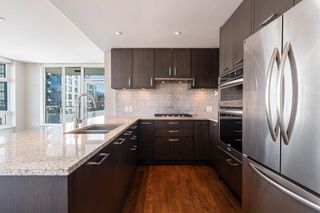 Photo 4: 401 150 W 15TH Street in North Vancouver: Central Lonsdale Condo for sale : MLS®# R2832136