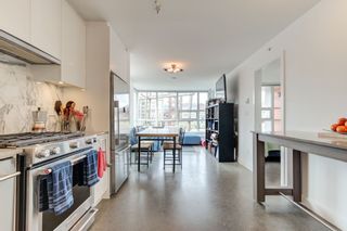 Photo 1: 408 231 E PENDER Street in Vancouver: Strathcona Condo for sale in "Framework" (Vancouver East)  : MLS®# R2364192