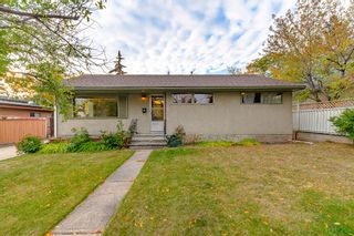 Photo 2: 95 Thornlee Crescent NW in Calgary: Thorncliffe Detached for sale : MLS®# A2003492