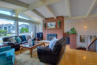 Photo 2: 1217 COTTONWOOD Avenue in Coquitlam: Central Coquitlam House for sale : MLS®# R2199271