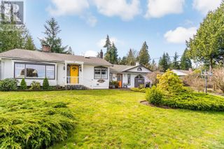 Photo 1: 446 Crescent Rd W in Qualicum Beach: House for sale : MLS®# 955919