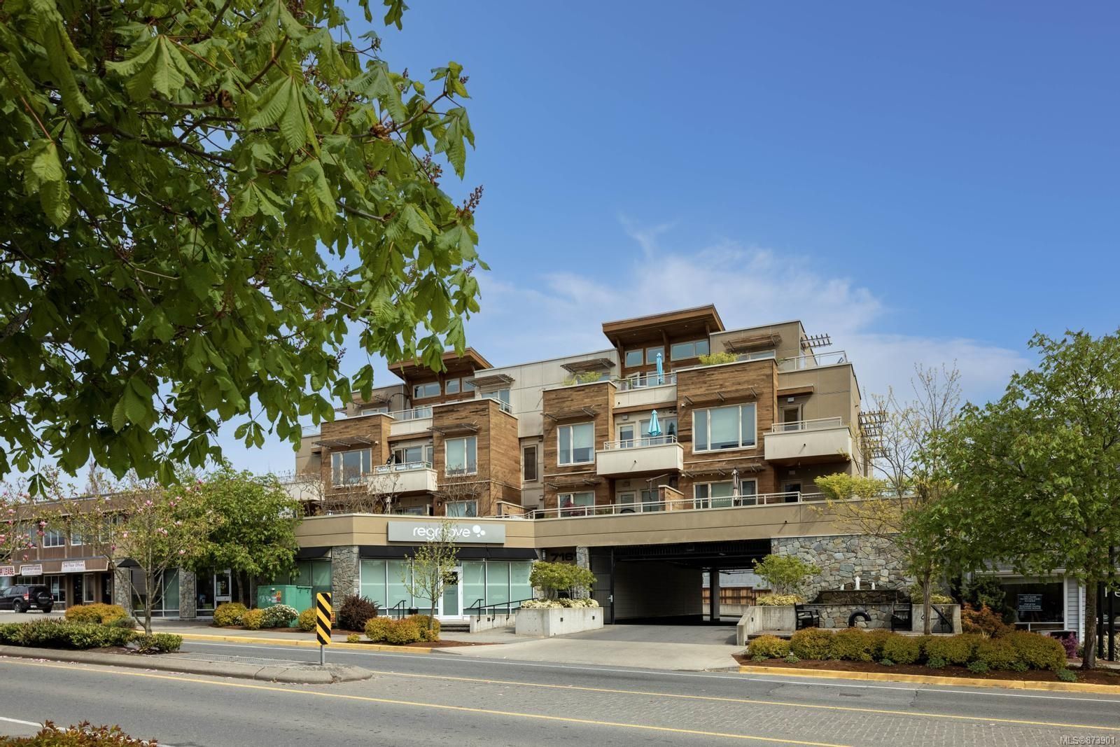 Main Photo: 302 7161 West Saanich Rd in Central Saanich: CS Brentwood Bay Condo for sale : MLS®# 873901