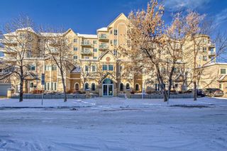 Main Photo: 417 1507 Centre A Street NE in Calgary: Crescent Heights Apartment for sale : MLS®# A2104856