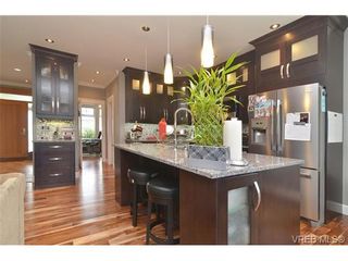 Photo 8: 3747 Ridge Pond Dr in VICTORIA: La Happy Valley House for sale (Langford)  : MLS®# 710243
