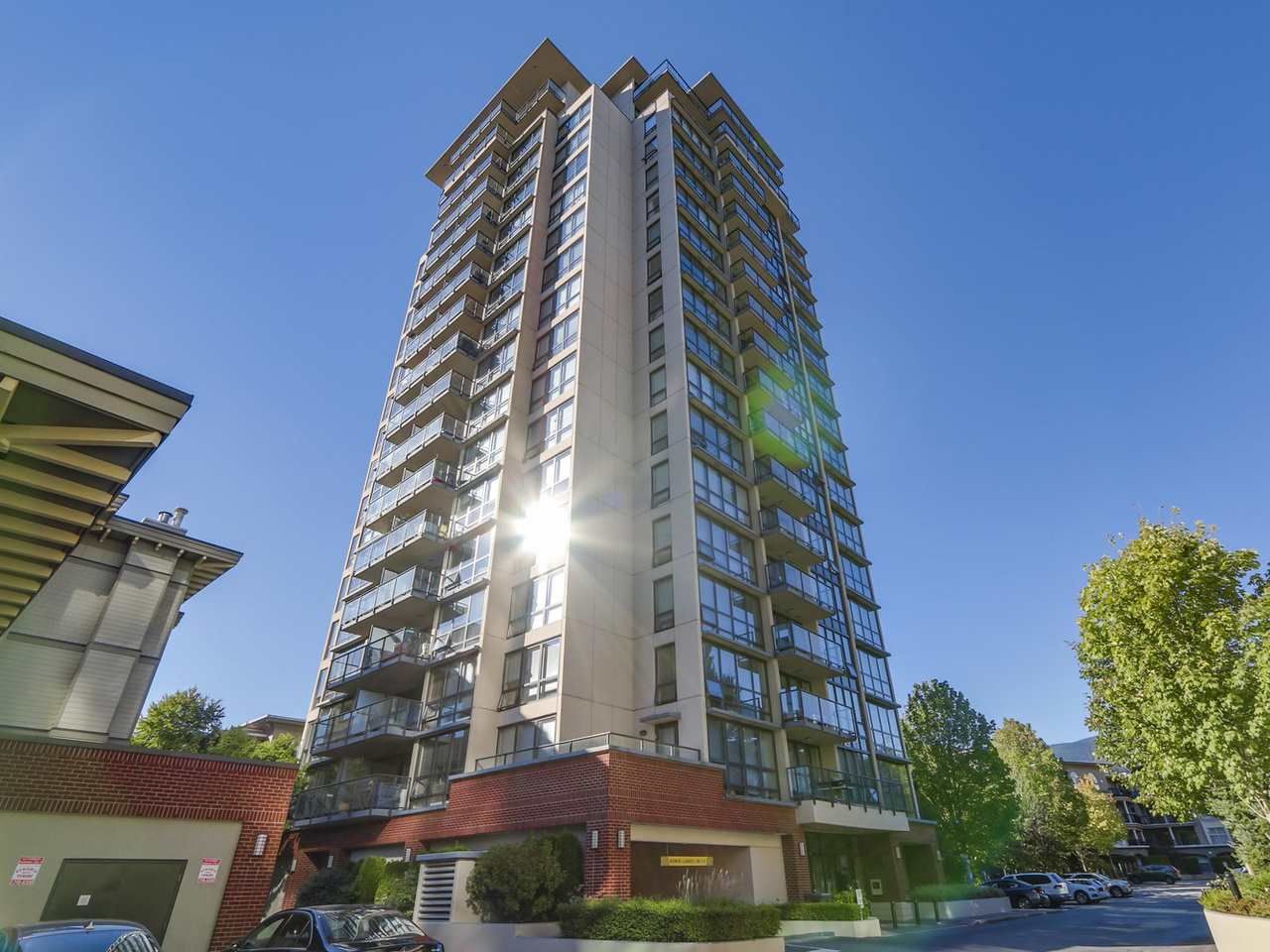 Main Photo: 306 2959 GLEN Drive in Coquitlam: North Coquitlam Condo for sale in "THE PARC" : MLS®# R2111065