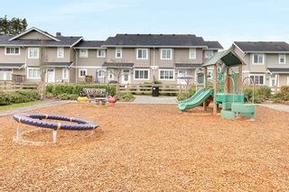 Photo 2: 35 12161 237 Street in Maple Ridge: East Central Townhouse for sale : MLS®# R2252571