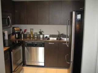 Photo 6: 709 1212 HOWE Street in Vancouver: Downtown VW Condo for sale in "1212 HOWE" (Vancouver West)  : MLS®# V931827