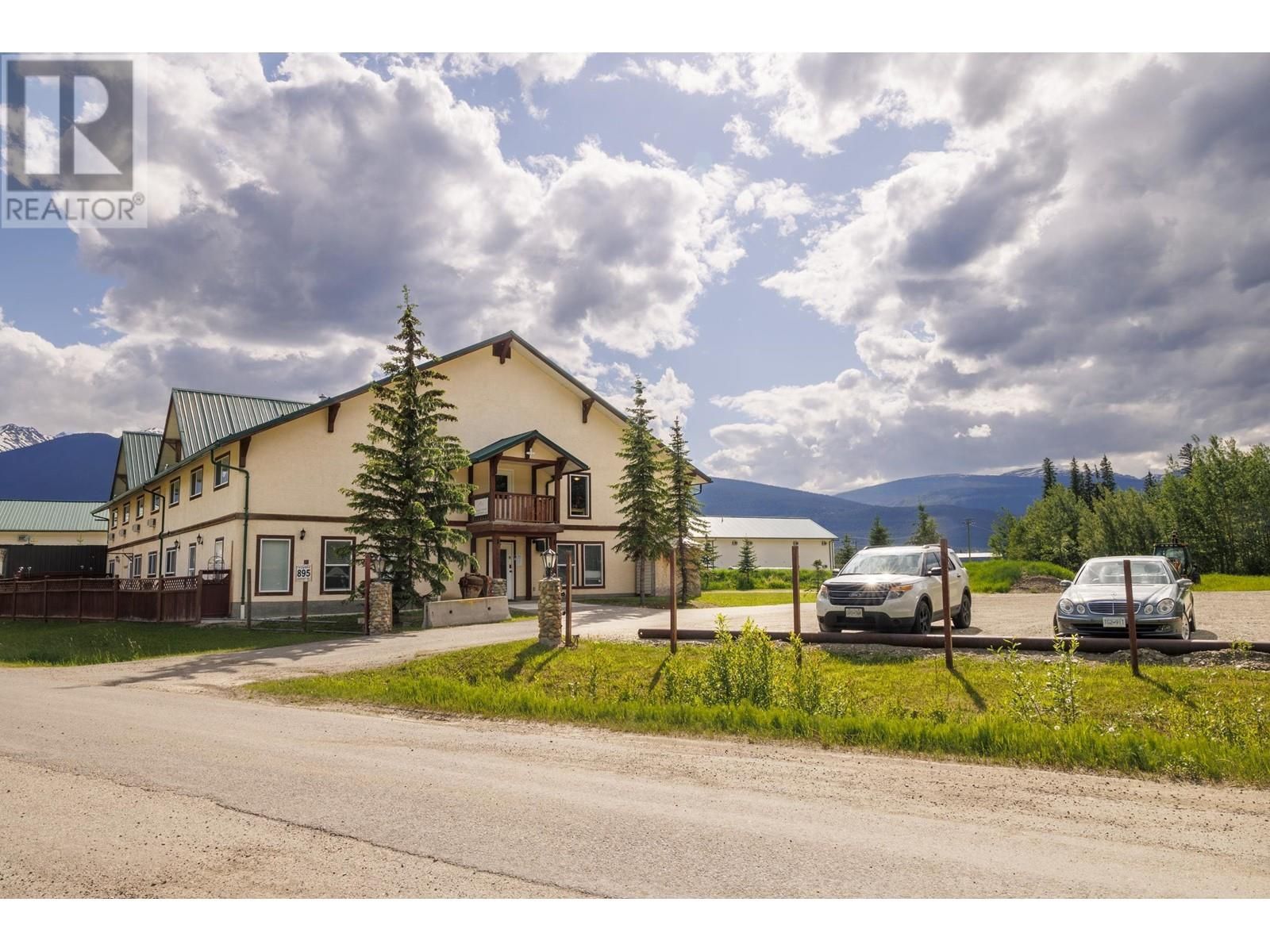 Main Photo: 895 AIRPORT ROAD in Robson Valley: Business for sale : MLS®# C8051931