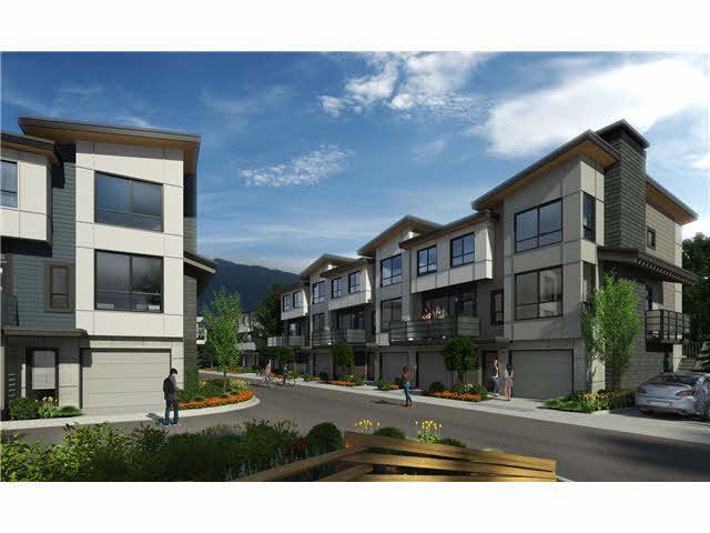 Main Photo: 33 SUMMITS VIEW Drive in Squamish: Downtown SQ Townhouse for sale in "THE FALLS - EAGLEWIND" : MLS®# V1139108