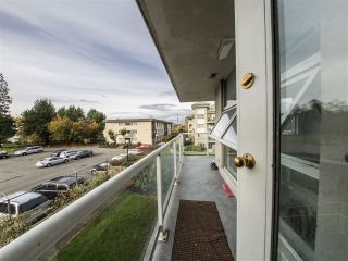 Photo 3: 301 10523 UNIVERSITY Drive in Surrey: Whalley Condo for sale in "Grandview Court" (North Surrey)  : MLS®# R2123985