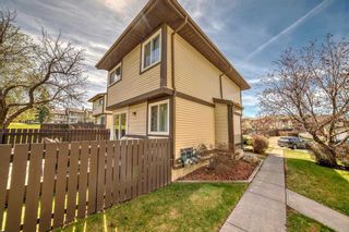 Photo 1: 13 115 Bergen Road NW in Calgary: Beddington Heights Row/Townhouse for sale : MLS®# A2129484