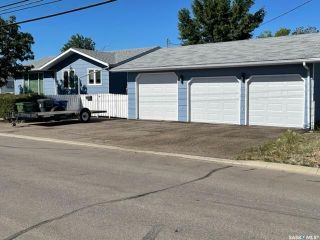 Photo 1: 202 19th Street in Battleford: Residential for sale : MLS®# SK902879