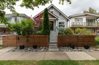 Photo 1: 4513 WALDEN Street in Vancouver: Main House for sale in "Main" (Vancouver East)  : MLS®# R2870707