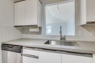 Photo 7: 323 6820 RUMBLE Street in Burnaby: South Slope Condo for sale in "GOVERNOR'S WALK" (Burnaby South)  : MLS®# R2082690
