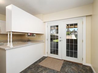 Photo 4: 2832 Jacklin Rd in Langford: La Langford Proper Half Duplex for sale : MLS®# 854247