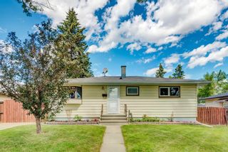 Main Photo: 712 44 Avenue NW in Calgary: Highwood Detached for sale : MLS®# A1245065