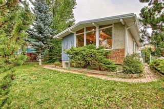 Photo 5: 4620 Charleswood Drive NW in Calgary: Charleswood Detached for sale : MLS®# A2077205