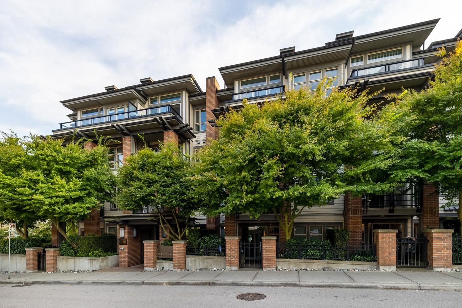 Main Photo: 304 738 E 29TH Avenue in Vancouver: Fraser VE Condo for sale in "Century" (Vancouver East)  : MLS®# R2727176