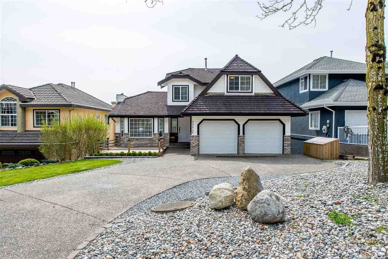 Main Photo: 35910 REGAL Parkway in Abbotsford: Abbotsford East House for sale : MLS®# R2382917