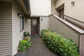 Photo 2: 103 12755 16 Avenue in Surrey: Crescent Bch Ocean Pk. Townhouse for sale in "Courtyards" (South Surrey White Rock)  : MLS®# R2631785