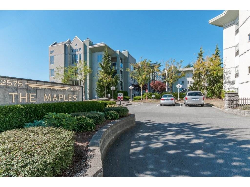 Main Photo: 305 2575 WARE Street in Abbotsford: Central Abbotsford Condo for sale in "THE MAPLES" : MLS®# R2135459