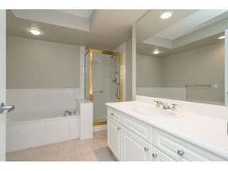 Photo 11: 203 15466 NORTH BLUFF Road: White Rock Condo for sale in "THE SUMMIT" (South Surrey White Rock)  : MLS®# R2371084