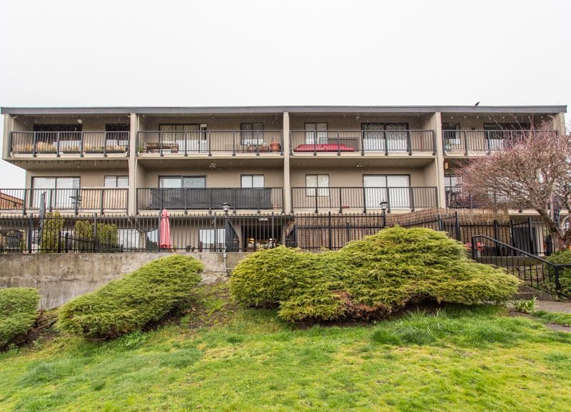 Main Photo: 303 803 QUEENS Avenue in New Westminster: Uptown NW Condo for sale in "Sunnydale" : MLS®# R2563171