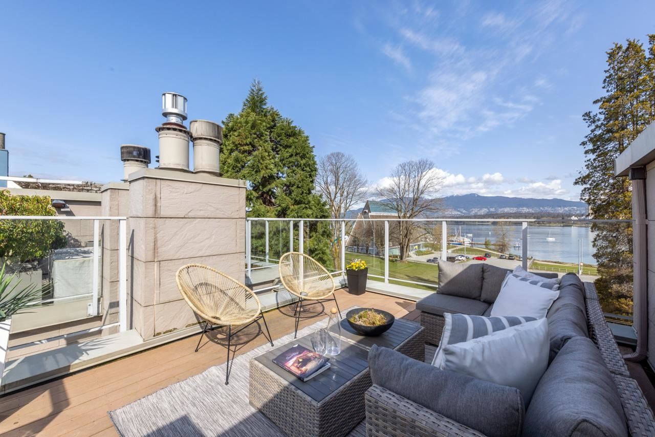 Main Photo: 1820 OGDEN Avenue in Vancouver: Kitsilano Townhouse for sale (Vancouver West)  : MLS®# R2768664