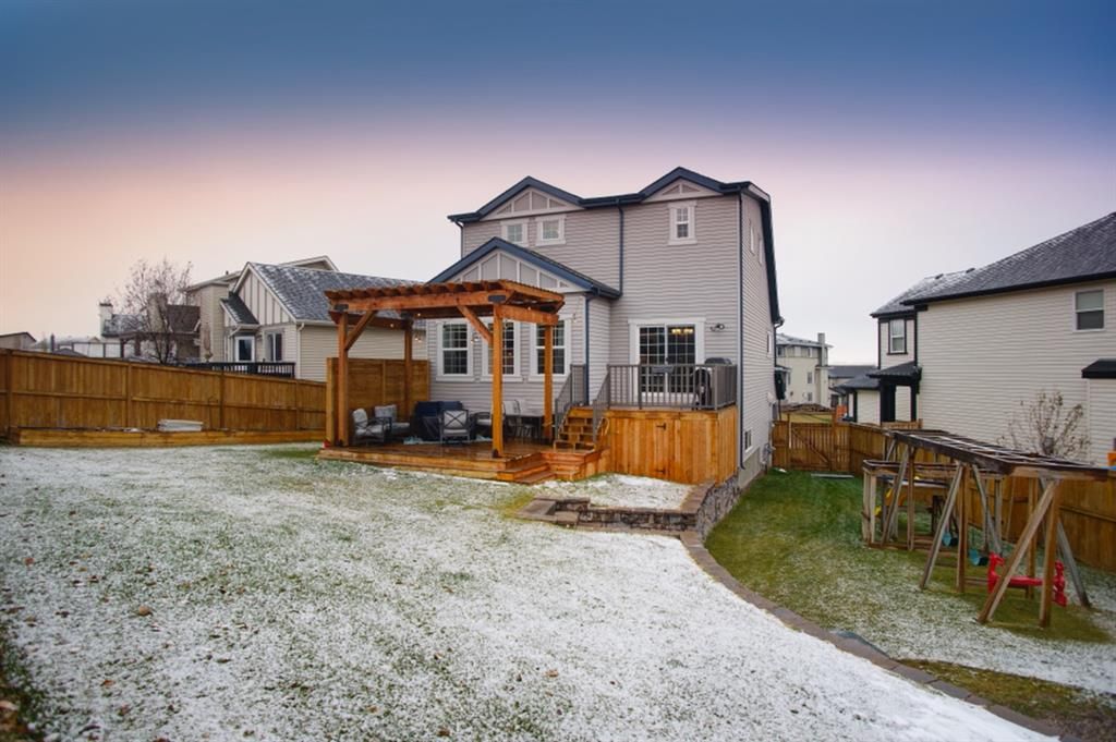 Photo 3: Photos: 242 Reunion Gardens NW: Airdrie Detached for sale : MLS®# A1076848
