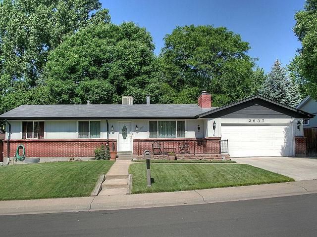 Main Photo: 2647 S Flower Street in Lakewood: House for sale : MLS®# 1036745