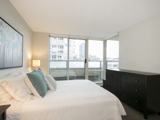 Photo 9: 609 1288 MARINASIDE Crescent in Vancouver: Yaletown Condo for sale in "Crestmark I" (Vancouver West)  : MLS®# R2149877