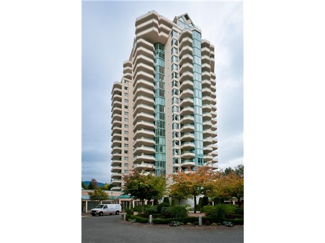 Main Photo: # 10D 338 TAYLOR WY in West Vancouver: Park Royal Condo for sale in "WESTROYAL" : MLS®# V998601