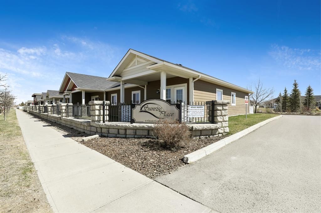 Main Photo: 4 SUNRISE Place: High River Row/Townhouse for sale : MLS®# A2043784