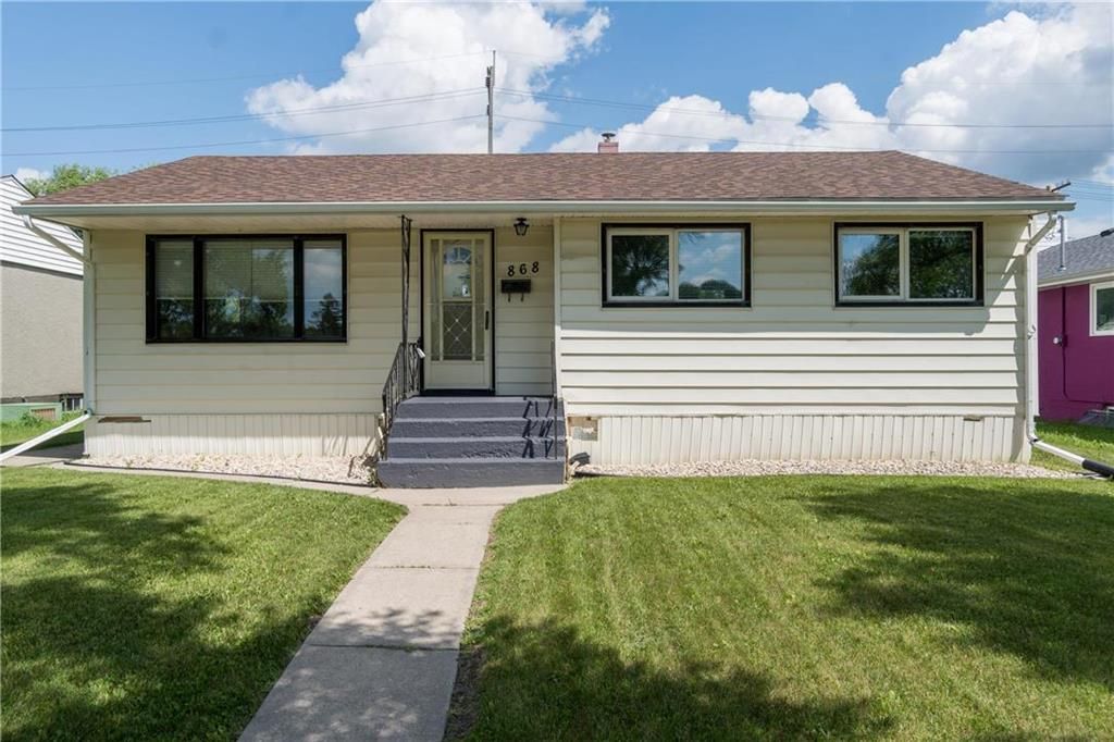Main Photo: 868 Lindsay Street in Winnipeg: River Heights South Residential for sale (1D)  : MLS®# 202216968
