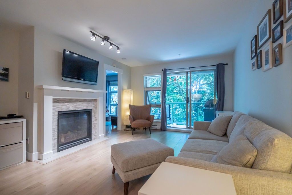 Main Photo: 207A 301 MAUDE Road in Port Moody: North Shore Pt Moody Condo for sale in "HERITAGE GRAND" : MLS®# R2402322