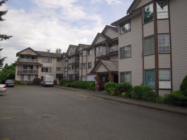 Main Photo: 310 32145 OLD YALE Road in Abbotsford: Abbotsford West Condo for sale in "Cypress Park" : MLS®# F1400189