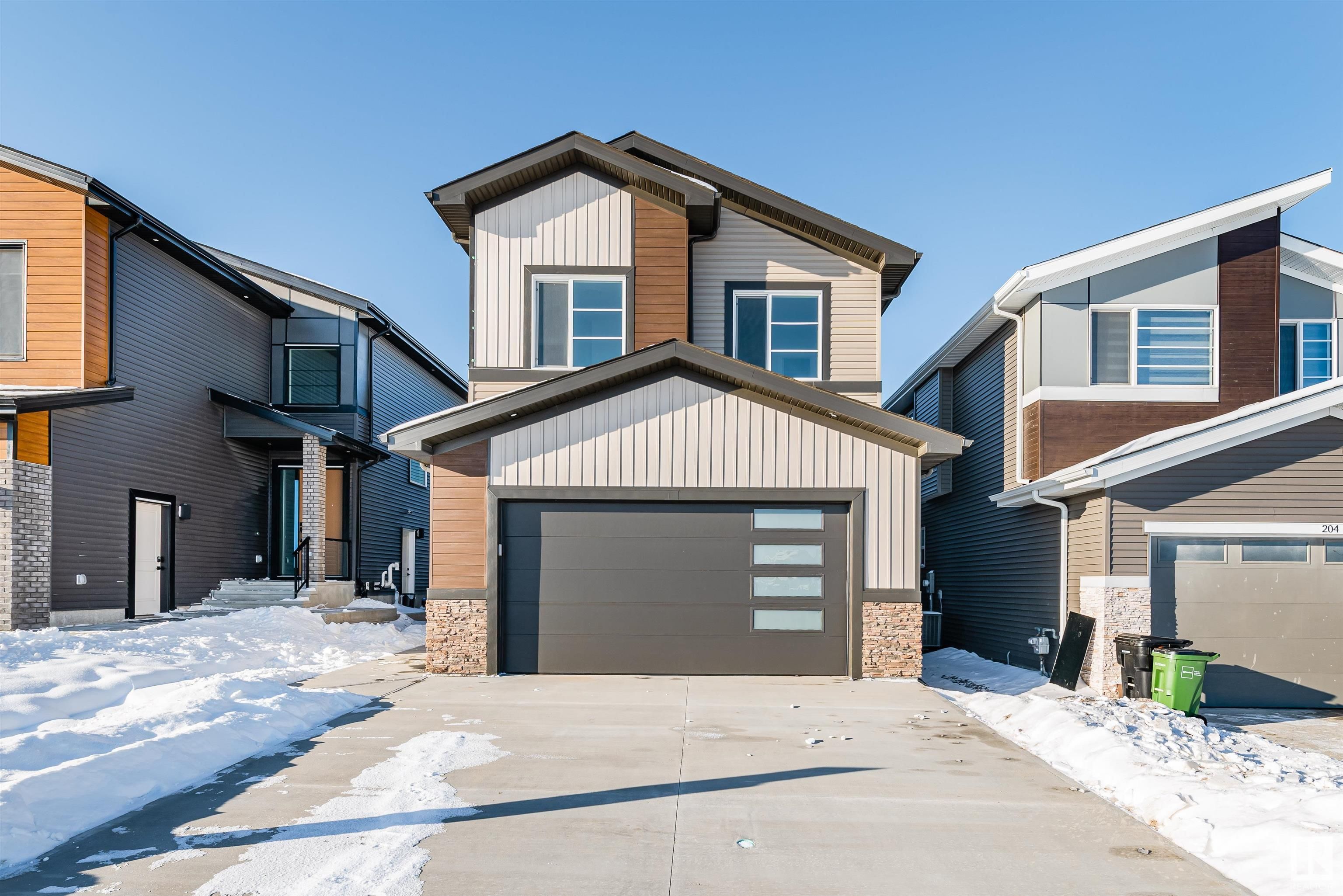 Main Photo: 208 36 street SW SW in Edmonton: Zone 53 House for sale : MLS®# E4342588