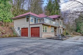 Photo 2: 43078 OLD ORCHARD Road in Chilliwack: Chilliwack Mountain House for sale : MLS®# R2872526