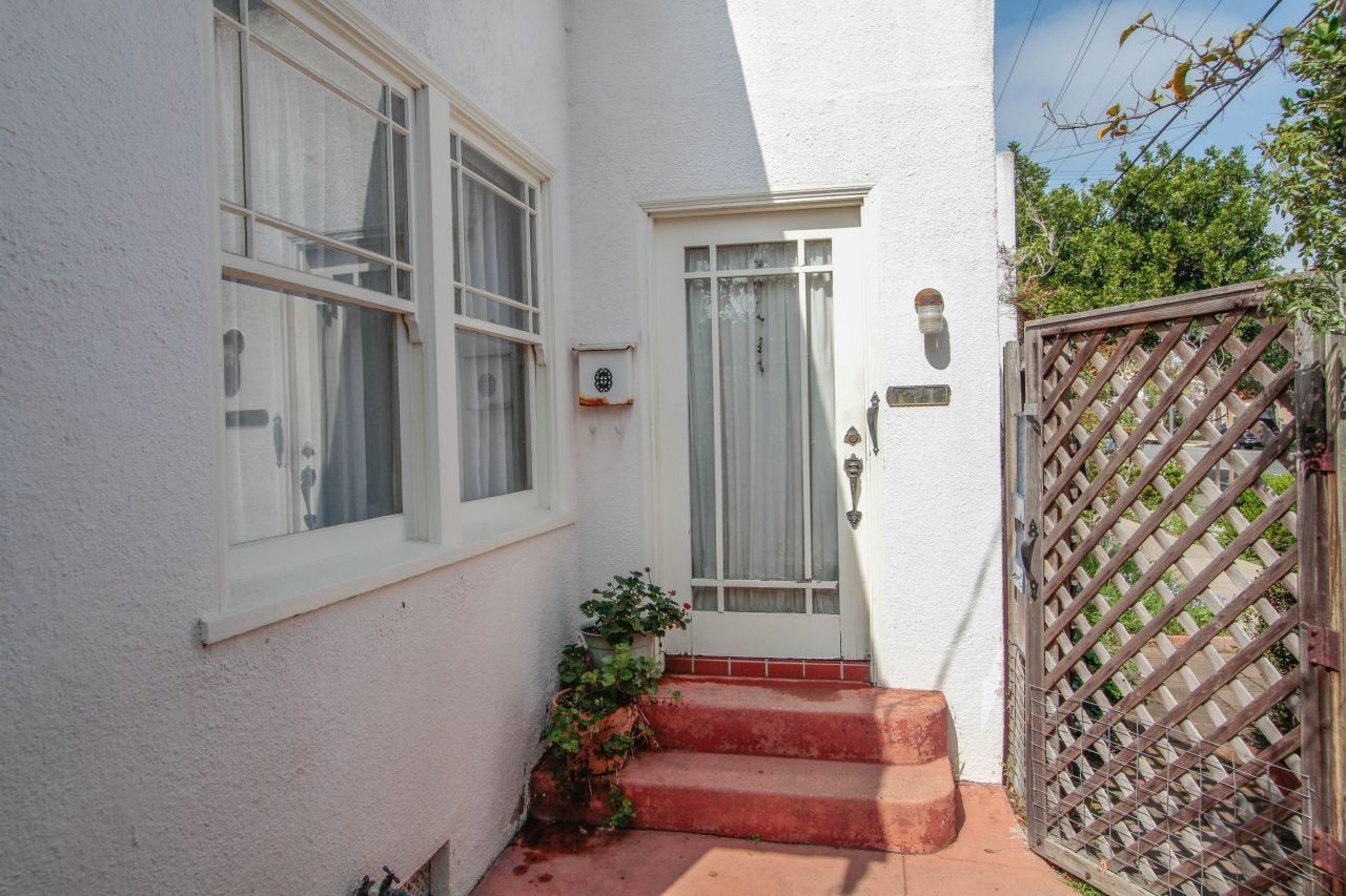 Main Photo: House for sale : 4 bedrooms : 1224 6th St. in Coronado