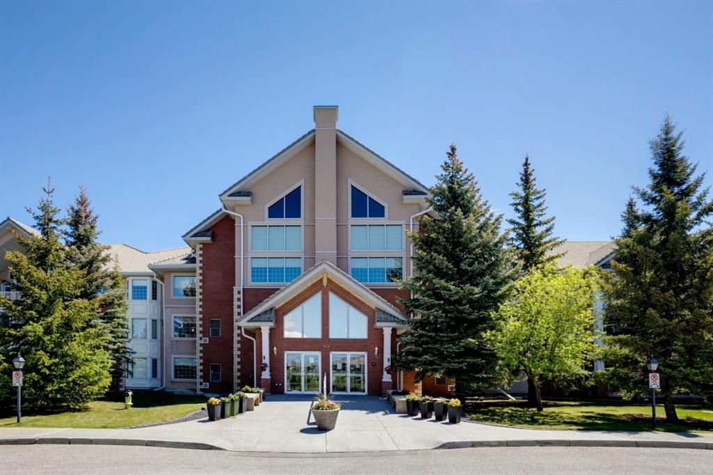 Main Photo: 324 6868 Sierra Morena Boulevard SW in Calgary: Signal Hill Apartment for sale : MLS®# A1236417