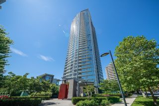 Photo 2: 802 4880 BENNETT Street in Burnaby: Metrotown Condo for sale (Burnaby South)  : MLS®# R2709185