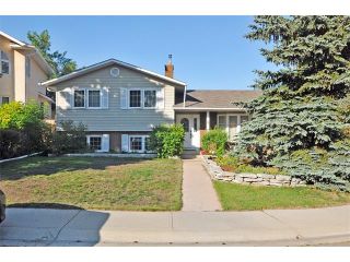 Photo 1: 8 NORSEMAN Place NW in Calgary: North Haven Upper House for sale : MLS®# C4023976