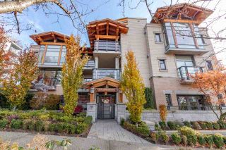 Photo 1: 206 550 17TH Street in West Vancouver: Ambleside Townhouse for sale in "THE HOLLYBURN" : MLS®# R2419647