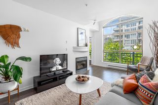 Main Photo: 415 332 LONSDALE Avenue in North Vancouver: Lower Lonsdale Condo for sale in "Calypso" : MLS®# R2889515