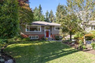 Main Photo: 4011 HILLCREST Avenue in North Vancouver: Edgemont House for sale : MLS®# R2867977