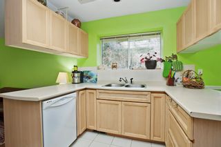 Photo 3: 15 3634 GARIBALDI Drive in North Vancouver: Roche Point Townhouse for sale in "BROOKSIDE" : MLS®# V1106643