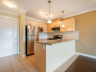 Photo 5: 423 17769 57 Avenue in Surrey: Cloverdale BC Condo for sale in "CLOVER DOWNS ESTATES" (Cloverdale)  : MLS®# R2870625